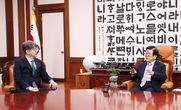 박병석 국회의장, 강신욱 통계청장 예방 받아