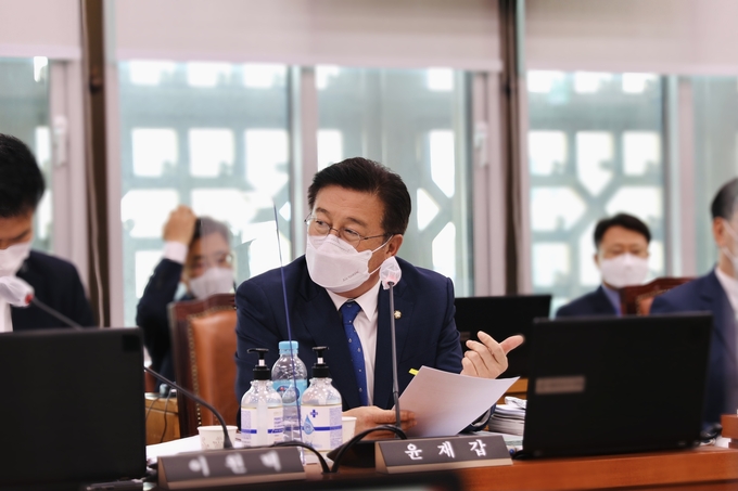 더불어 민주당 윤재갑의원