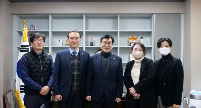 더불어민주당 이장섭의원과 법조계 관계자들 