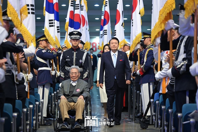8월 15일 윤석열 대통령 부부는 제78주년 광복절 경축식에 참석했습니다.<br>
대통령실 