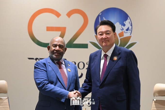  윤석열 대통령, G20 정상회의 계기 코모로 대통령과 정상회담 개최<br>
<br>
대통령실 