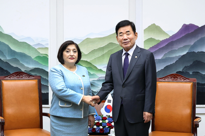 김진표 의장, 가파로바 아제르바이잔 국회의장과 회담<br>
<br>
국회제공
