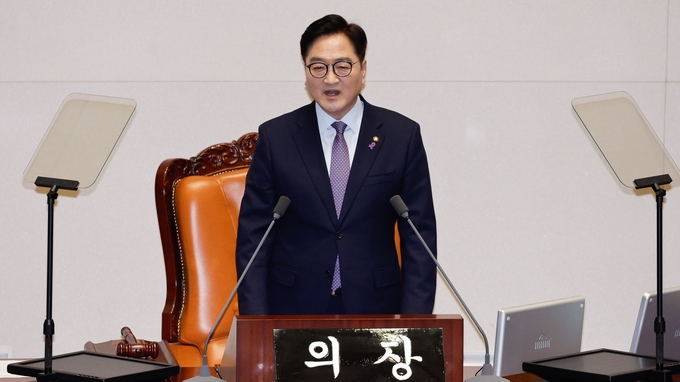 .우원식 국회의장이 3일(월) 오후 열린 제422회국회(임시회) 제1차 본회의에서 개회사를 하고 있다.<br>
<br>
국회제공