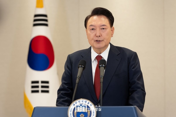 윤석열 대통령 <br>
D/B 자료 
