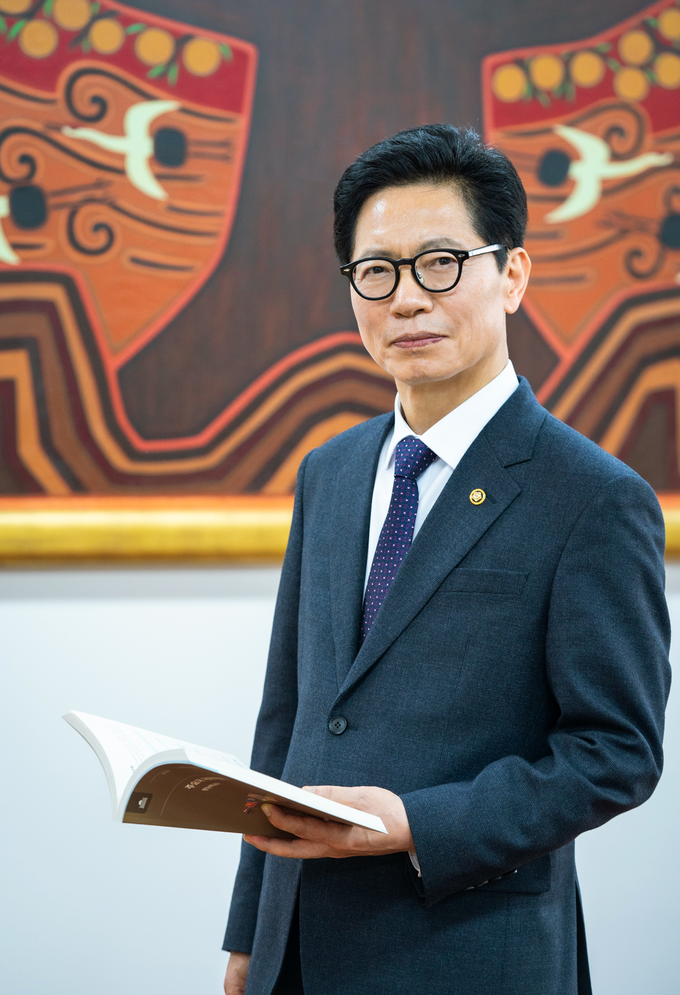 국회도서관(관장 황정근)
