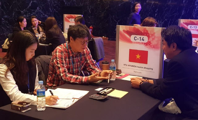 ‘VTV현대홈쇼핑’ 류재준(영업본부장), TR커머스 정용석(대표)